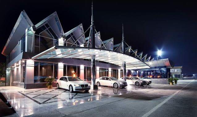 Al Bateen Executive Airport (AZI)